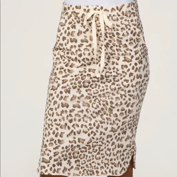 Purchased from pink blush long leopard skirt tags removed brand new - Picture 4 of 4